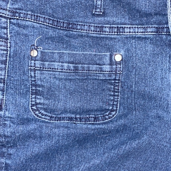 Reign high waisted triple button blue Jean shorts - Picture 3 of 6